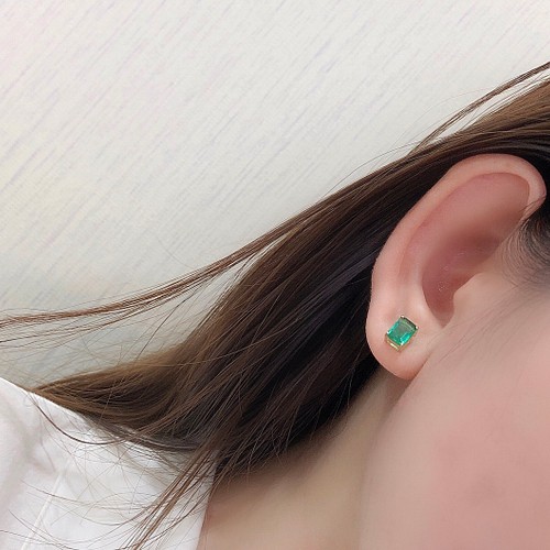 エメラルドカジュアルピアス2ct k18 ピアス（スタッド・一粒） パール