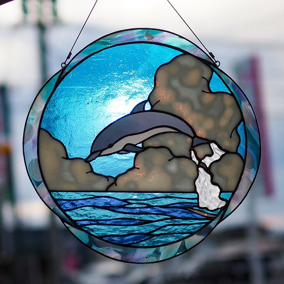 「イルカのサンキャッチャーのパネル」ステンドグラス　 1枚目の画像
