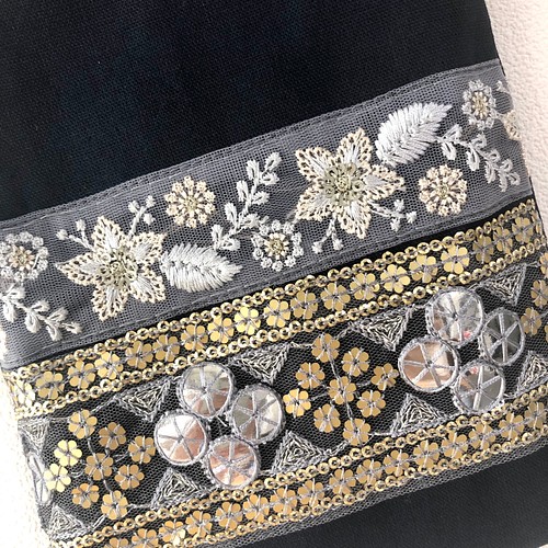 インド刺繍リボンのスマホポシェット /紺色×ブルーグレー スパンコール 