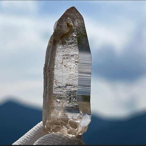 水晶は透明度もとても綺麗で最高最高のヒマラヤ水晶レムリアンシード❗️今だけ価格　透明度レインボー凄く綺麗