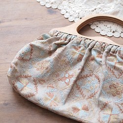 Vintage linen embroidery bag＊リネン刺繍WOODハンドルバッグ 1枚目の画像