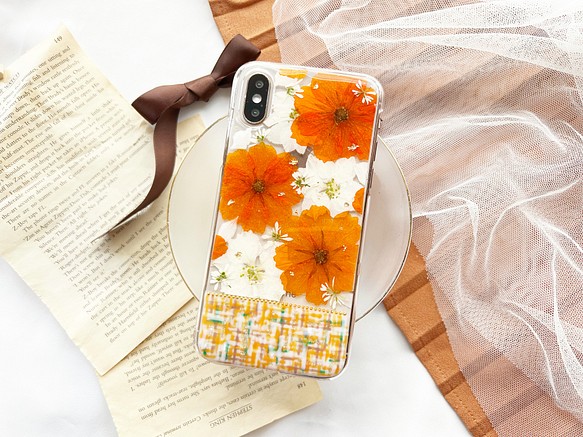 コスモスオレンジラテ リング選択可 秋 Autumn 押し花スマホケース Iphoneケース カバー Sakura La さくらら 通販 Creema クリーマ ハンドメイド 手作り クラフト作品の販売サイト