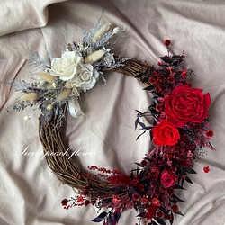 【靈魂記憶-紅玫瑰與白月光】40公分 手綁永生花圈 大花圈 第1張的照片