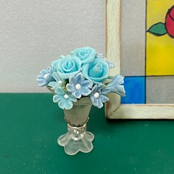 樹脂粘土のミニチュア花（花瓶とフラワーリース） 1枚目の画像