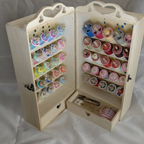 ミシン糸+ ボビン50個収納 便利な糸立て 裁縫箱 ソーイングボックス