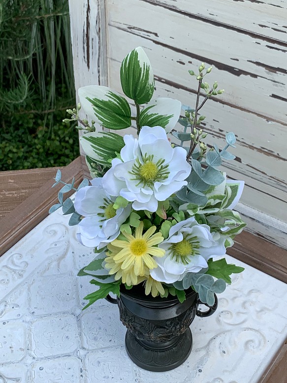 お仏壇の花立に立てる花束タイプの仏花です ご自宅の花立に挿していただけます フラワー リース Little Country Momo 通販 Creema クリーマ ハンドメイド 手作り クラフト作品の販売サイト