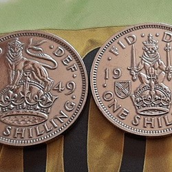 2種類　2コインセット イギリス 1949年 シリング 英国コイン 美品です 本物 ライオンデザイン　ジョージ王 1枚目の画像