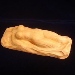 木彫刻 アート『 夢 』 トルソ 裸婦 芸術 アート 女性 ハンドメイド 松 手彫り 彫刻 1枚目の画像