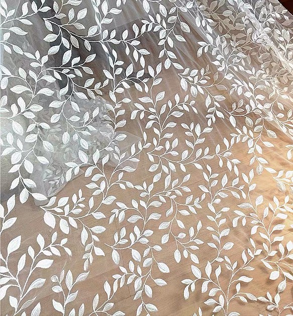 チュールレース 刺繍 葉の柄 エンブロイダリー レース生地 布 90cm単位 幅約130cm
