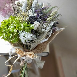 紫陽花アナベルとスモークツリーと夏草のドライフラワースワッグ 1枚目の画像