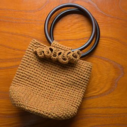 「フリルがかわいいミニバッグ」　手編み　コットン素材 1枚目の画像