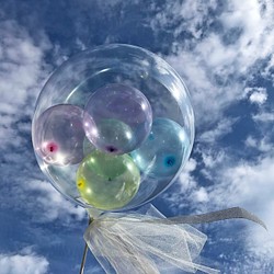 関東地方【送料無料】名入れ　バルーン　スタンド型　クリスタルカラーmix　 風船　 誕生日　プレゼント　ウェディング 1枚目の画像