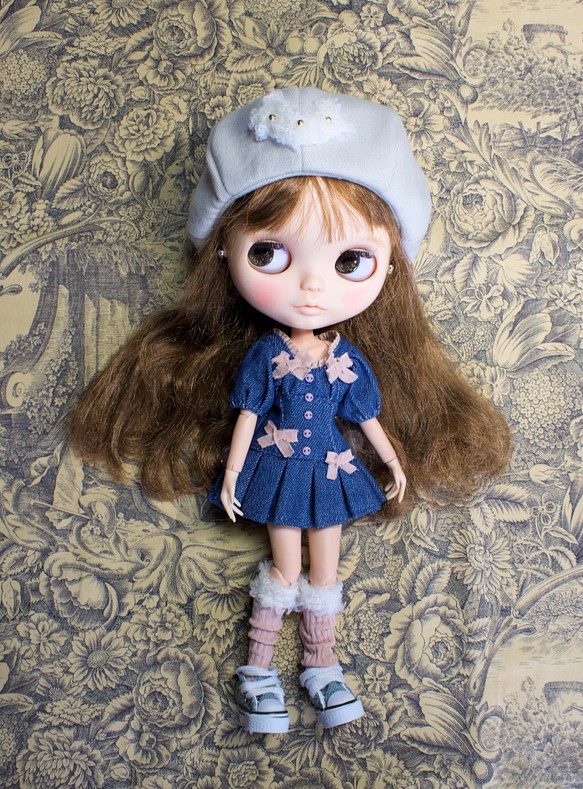 ブライス可愛い帽子とデニムワンピース ピンクソックス 人形 Doll Dress レイ 通販 Creema クリーマ ハンドメイド 手作り クラフト作品の販売サイト