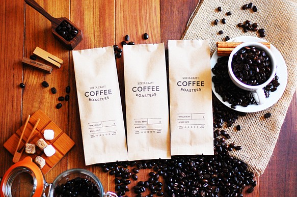 送料無料　自家焙煎コーヒー豆３種セット　木のクリップ付き 1枚目の画像