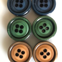 アンティーク ボタン 2個セット ビンテージ 昭和 レトロ 個性的 ハンドメイド素材 緑　グリーン　ポップ アクセ 1枚目の画像