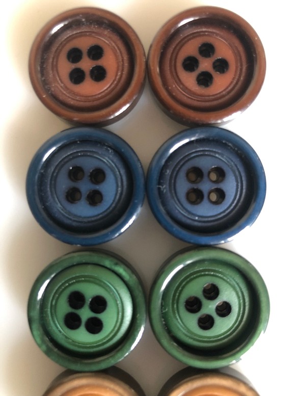 アンティーク ボタン 2個セット ビンテージ 昭和 レトロ 個性的 ハンドメイド素材 紺色　ネイビー　ポップ アクセ 1枚目の画像