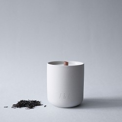 white tea - PRESENT/this series | scented candle | ~40hrs 1枚目の画像