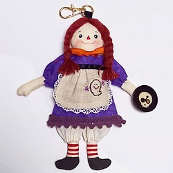ハンドメイド　赤毛　三つ編み　ミニ・カントリードール　チャーム　ハロウィン　魔女　魔法使い 1枚目の画像