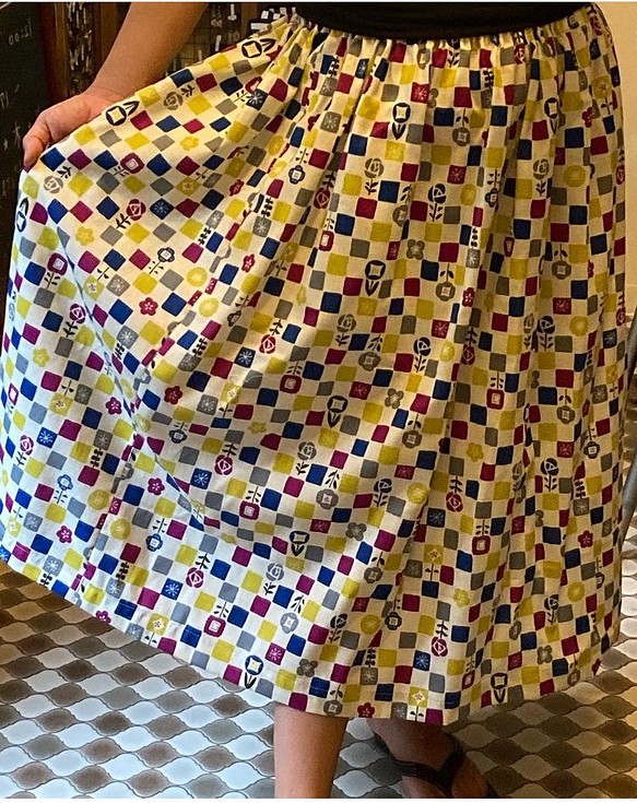 パープル:市松模様　小花　ふんわりスカート　大人スカート　ギャザースカート　和柄　和風 1枚目の画像