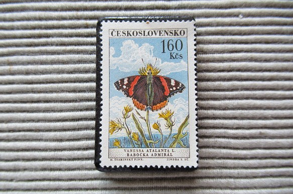 チェコスロバキア　蝶切手ブローチ8252 1枚目の画像