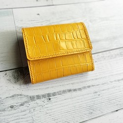 小さい財布（クロコ型押しイエロー）小銭入れ　小物入れ　カードケース　ガジェットケース　名刺入れ　レザー　本革 1枚目の画像