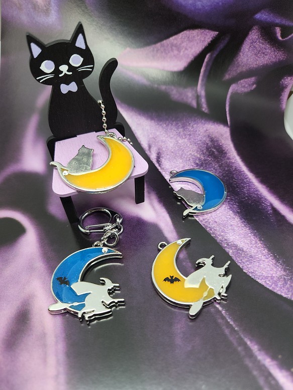UVレジン】魔女と猫と月のキーホルダー その他雑貨 ゆい 通販｜Creema