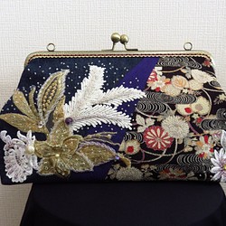 リーフ柄のシルバーグレー糸刺繡が美しいジャカード織りサテンと