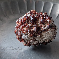 Spessartine Garnet】１月誕生石｜スペサルティンガーネット｜原石｜中国・福建省産｜157ｇ｜鉱物標本 天然石  Clagh-Skeealyn（石物語） 通販｜Creema(クリーマ) 14594468