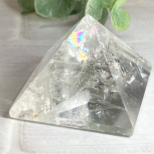 【大宇宙との融合✨】レインボー　ピラミッド　神聖幾何学　クリスタル　水晶神秘的
