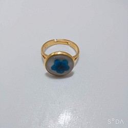 フリーサイズの指輪【金・お花シリーズ・青】 1枚目の画像