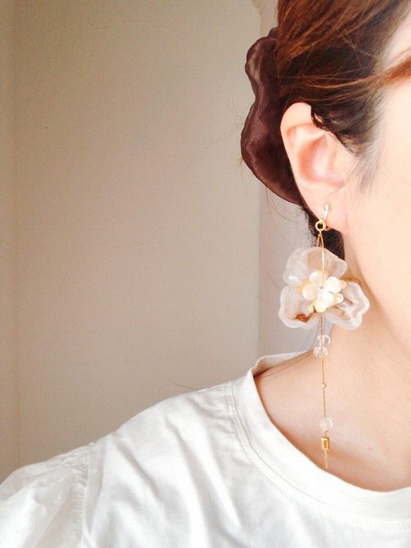 マーブルフラワーフープイヤリング/ピアス　ウェディング　お花　marble flower hoop earring