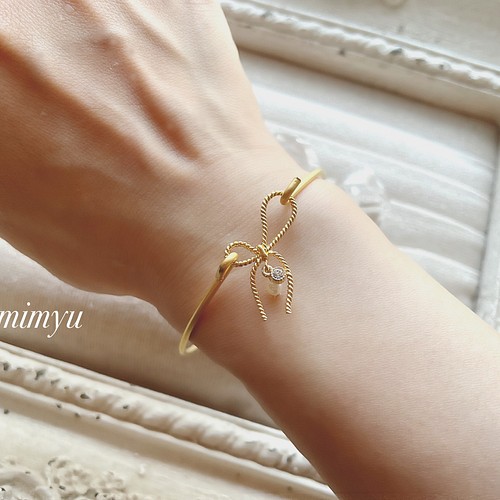 Ribbon Pearl&Zirconia Mat Gold Bangle バングル・リストバンド