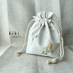 販売2 ミモザの花言葉 秘密の愛 刺繍巾着袋 巾着袋 Kiki Myself 通販 Creema クリーマ ハンドメイド 手作り クラフト作品の販売サイト