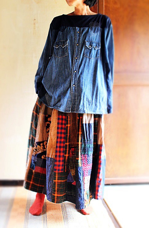SAYOCAFEメイド、AMARIシリーズの秋冬パッチワークと刺し子のスカート