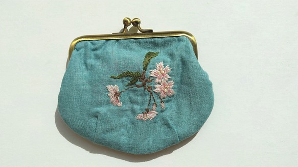【手刺繍】桜のがま口-小振り財布サイズ 1枚目の画像