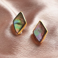 金箔珍珠[耳環]金屬卡其色菱|淡水珍珠14kgf金箔卡其綠色 第1張的照片