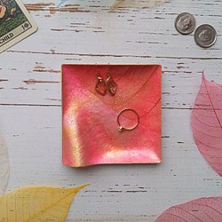 【ONLY ONE ART】アクセサリートレイ（ラメ/ピンク/スクエア)天然の葉を用いるボタニーペインティング装飾　 1枚目の画像