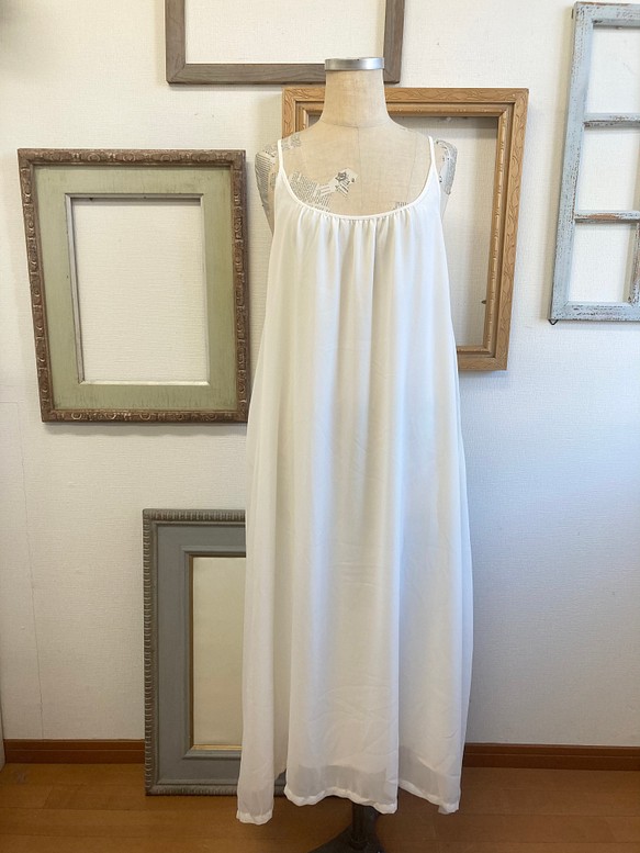 Sale price ★ 前後兩面穿❤️ 透視雪紡和緞面吊帶背心連衣裙 白色（L 到 LL 均碼） 第1張的照片