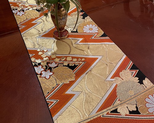 豪華刺繍の袋帯で作った正絹テーブルランナー　帯リメイク1661