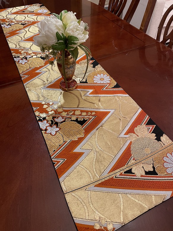 豪華刺繍の袋帯で作った正絹テーブルランナー 帯リメイク1661 テーブル 