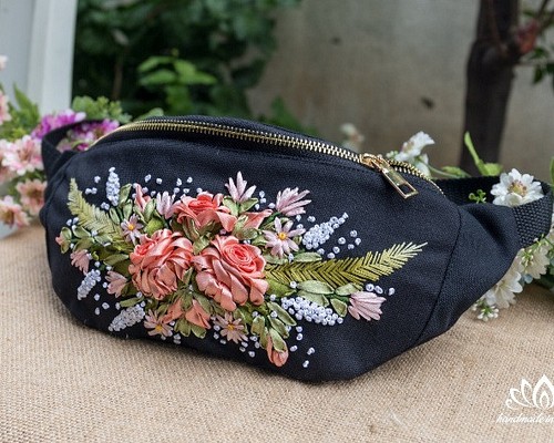 手刺繍 お花 ローズ ボヂバッグ( ウエスト) ボディバッグ・ウエスト