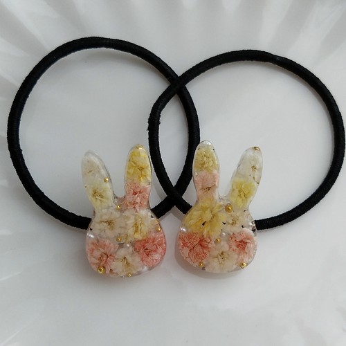 人参とうさぎのヘアゴム♡ハンドメイド レジン かすみ草 押し花