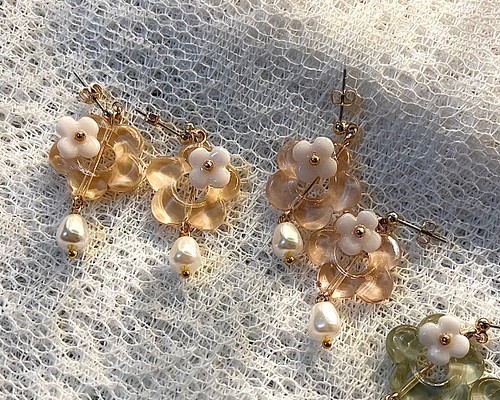 Floret 小花×パール ハンドメイドピアス レジンアクセサリー パール