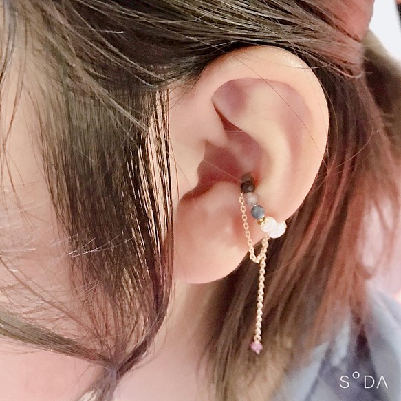 マルチカラーサファイアと揺れるチェーン　ear cuff 、ear clip、foop earring