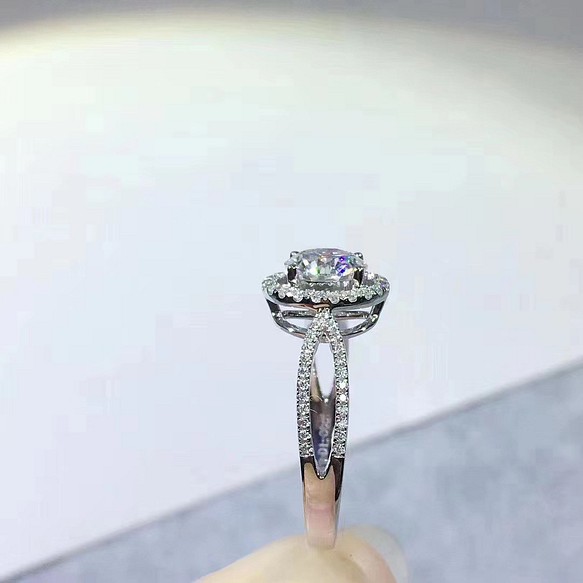 newデザイン輝く モアサナイト ダイヤ リング KWG 指輪・リング