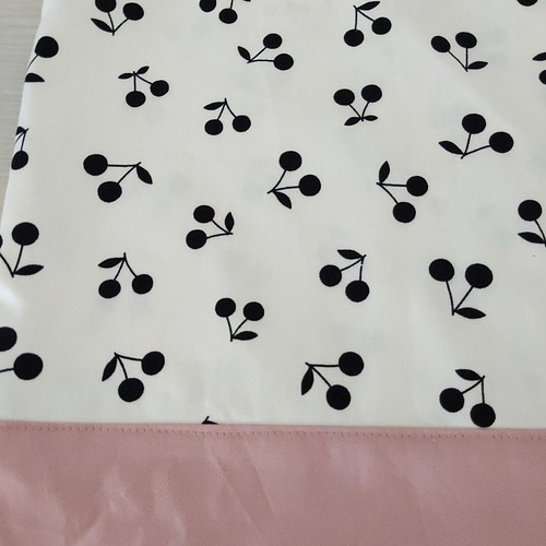 巾着袋（35×30）さくらんぼ柄 アイボリー×くすみピンク 体操服袋 