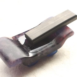 【再販】 ガラス製 書道具 墨床 紫＋(プラス) 1枚目の画像
