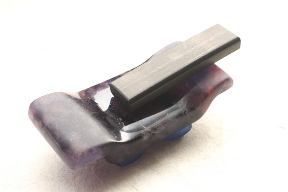 【再販】 ガラス製 書道具 墨床 紫＋(プラス) 1枚目の画像
