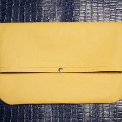 馬革製 大きめクラッチバッグ CLB1 黄土色 オーク A4サイズ ファイルケース マルチケース ハンドバッグ 本革製 1枚目の画像