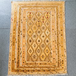 マシュワニキリム size:118×87㎝　手織り絨毯
